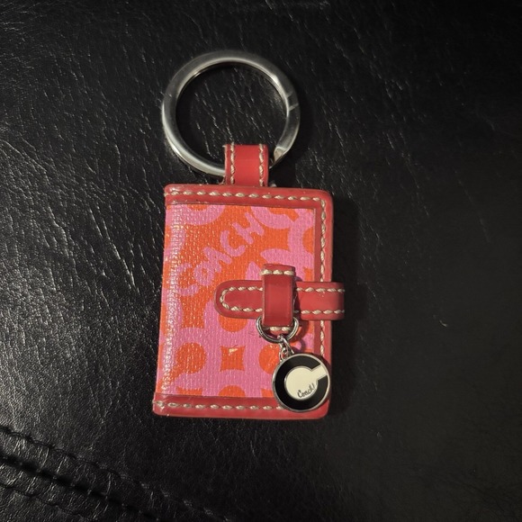 小物 COACH Signature Red Pink photo charm Coach Red Pink Monogram Vtg Signature Leather Photo Frame Keychain